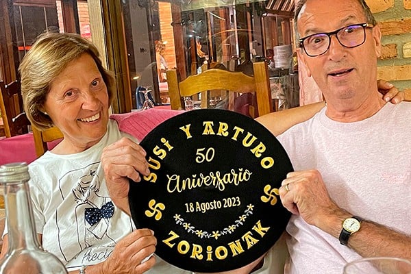 regalo aniversario: txapela bordada